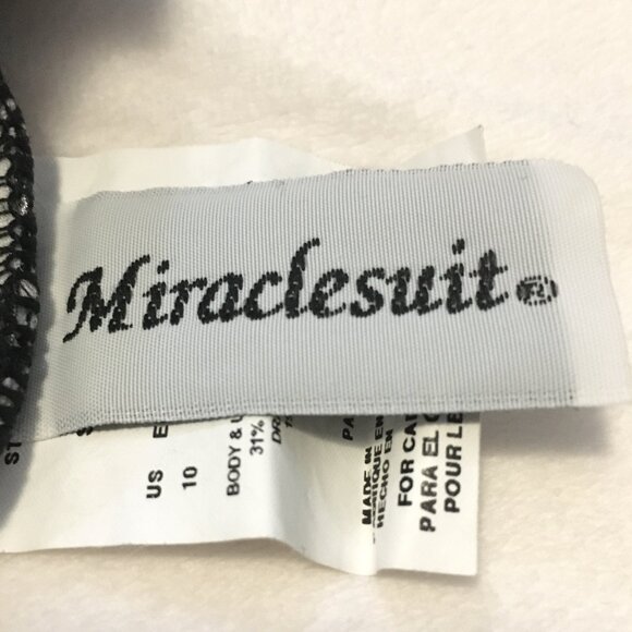Miraclesuit 'Must Have' One-Piece Allover Slimming Underwire Swimsuit - Picture 16 of 16